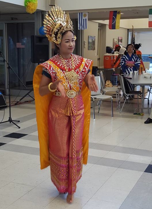 25936173_thailand_dance1