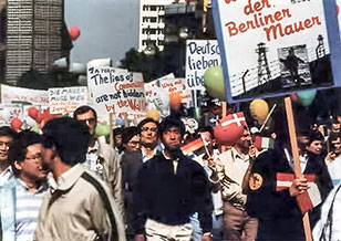 Aug 8 1987 Hyo Jin Moon Led a march to the Berlin Wall